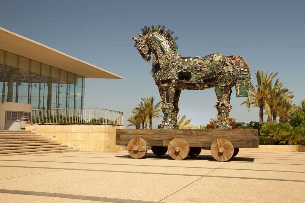 מתוך הקמפיין של עמיחי מתוך הקמפיין של עמיחי