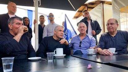 כמו זוג טרי. צמרת כחול לבן בימים אחרים. | פלאש 90 כמו זוג טרי. צמרת כחול לבן בימים אחרים. | פלאש 90