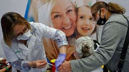 מתחסנים נגד קורונה. | AFP