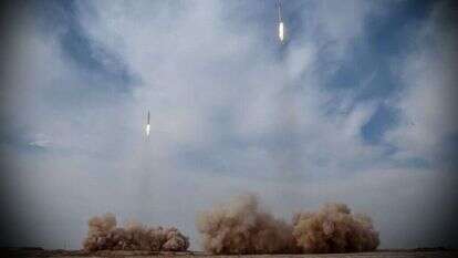 ירי טילים במהלך תרגיל צבאי באיראן. | EPA