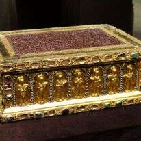 אחד הפריטים מאוצר האומנות. | ויקיפדיה