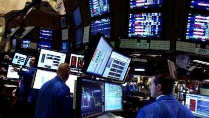 "התמורה הגדולה" זוכה לפופולריות מאז המשבר הכלכלי הגדול ב-2008. סוחרים בבורסה בניו יורק, 2008. | AF "התמורה הגדולה" זוכה לפופולריות מאז המשבר הכלכלי הגדול ב-2008. סוחרים בבורסה בניו יורק, 2008. | AF