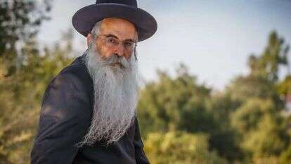 הרב אשרוב. | אנצ׳ו גוש, ג׳יני