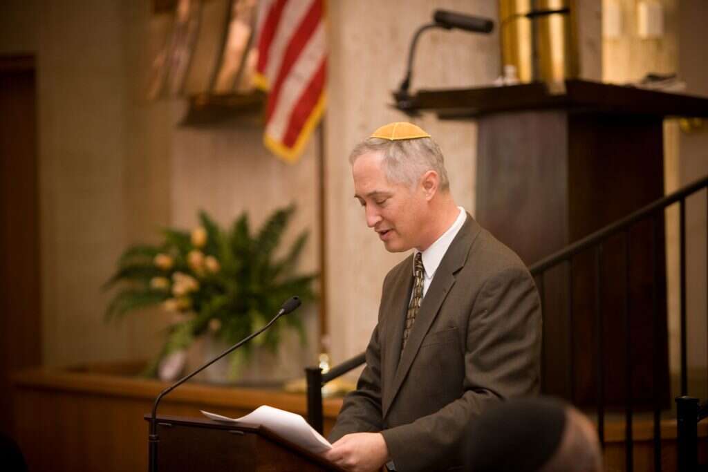 הרב הקונסרבטיבי מייקל בילס. | אליסה קומינס מוריס באדיבות קהילת בית שלום וילמינגטון דלאוור