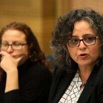 עאידה תומא־סלימאן. | דודי ועקנין