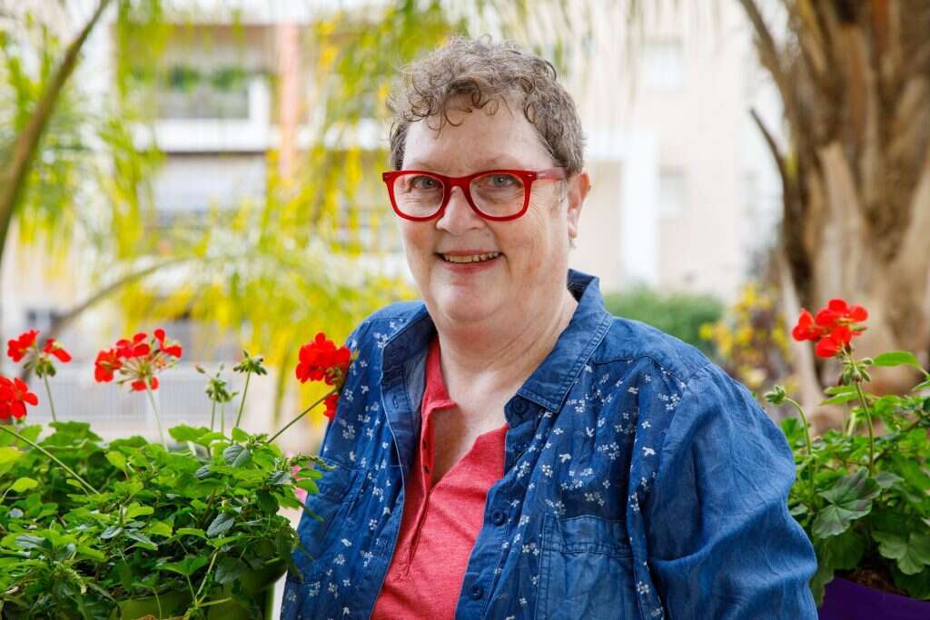 "כשאמא כועסת על הילד, הוא הולך לסבתא לקבל חיבוק". קדוש. | לירון מולדובן