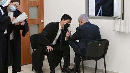 נתניהו ועו"ד עמית חדד בבית המשפט, השבוע. | ראובן קסטרו