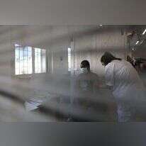 מדינה ליברלית יכולה להגן על אזרחיה מפני הסרבנים. | EPA מדינה ליברלית יכולה להגן על אזרחיה מפני הסרבנים. | EPA