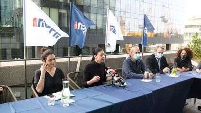 ישיבת עבודה של מועמדי מפלגת העבודה לכנסת ה-24. | יוסי זליגר