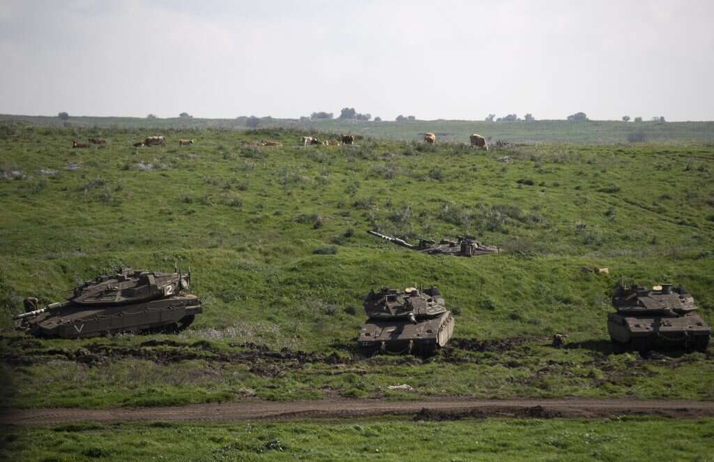 טנקים של צה"ל ברמת הגולן. | EPA טנקים של צה"ל ברמת הגולן. | EPA