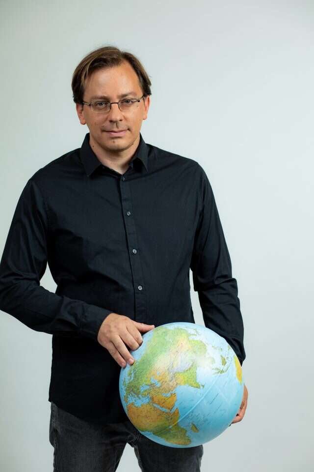 נדב איל. | אריק סולטן