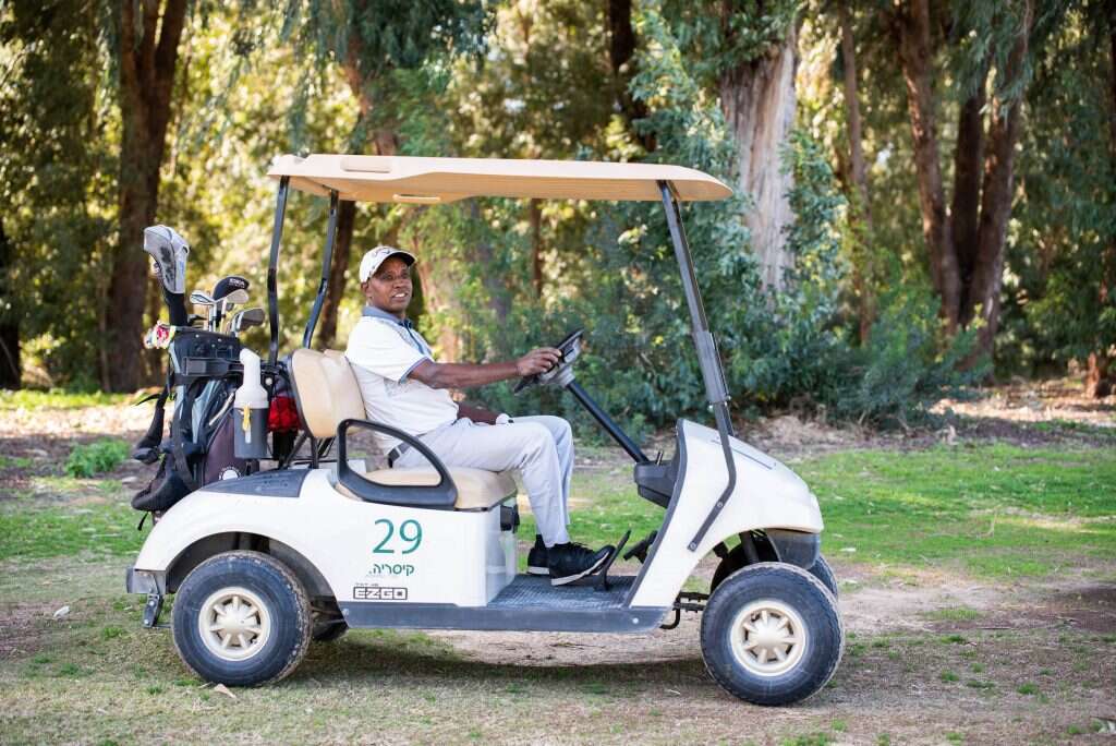 אשר איסו. | אביטל הירש