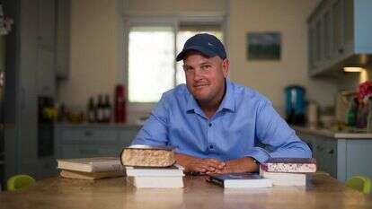 השפיע עמוקות. מיכה גודמן. | אורן בן חקון השפיע עמוקות. מיכה גודמן. | אורן בן חקון