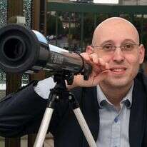 שיעור בדרך הקשה. זנה בביתו, השבוע. | עומרי שטיין, ג'יני