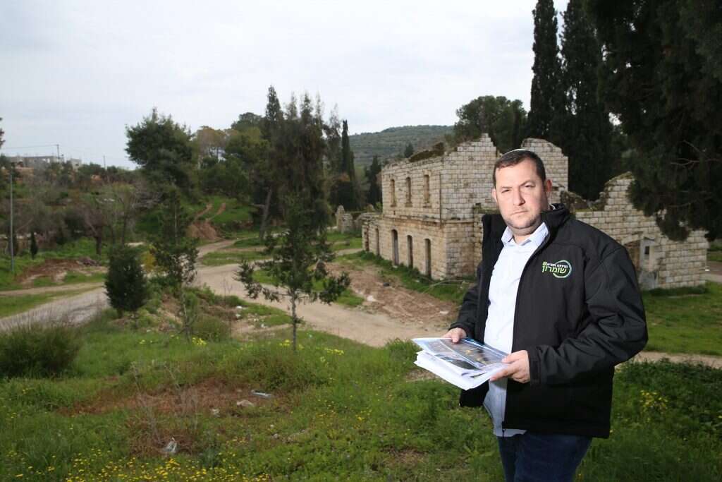 יוסי דגן. | מרים צחי