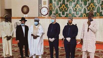 הרב הראשי של ניגריה הרב ישראל מאיר אוזן נפגש עם האימאם הראשי של אבוג'ה הרב הראשי של ניגריה הרב ישראל מאיר אוזן נפגש עם האימאם הראשי של אבוג'ה