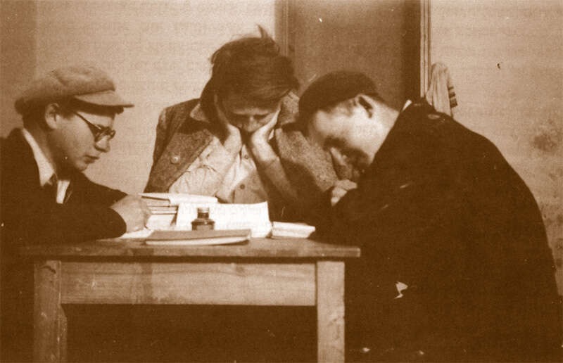 "ממך אנו מבסוטים". אסורי ביריה בכלא, 1946. | ארכיון ההגנה