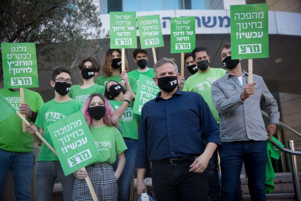 יו"ר מרצ ניצן הורביץ בהפגנה מול משרד החינוך בתל־אביב, לפני כשבועיים. | מרים אלסטר, פלאש 90