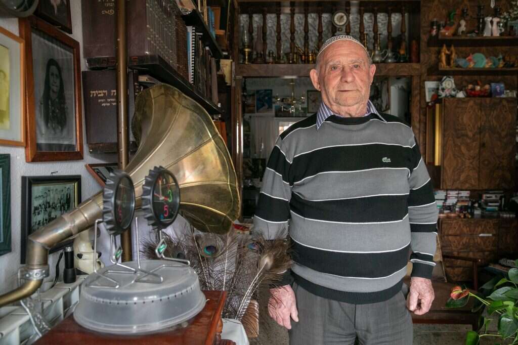 יוסף שטרסברג, בן 92 , גבאי בית הכנסת "המגדל" בשכונת בית וגן בירושלים. | יוסי אלוני