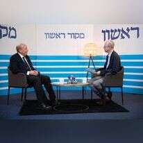 עורך מקור ראשון חגי סגל ומבקר המדינה מתניהו אנגלמן בוועידת הנדל"ן של מקור ראשון. | שריה דיאמנט