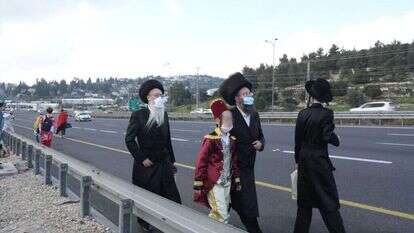 עולים ברגל לירושלים בשושן פורים. | יוסי זליגר עולים ברגל לירושלים בשושן פורים. | יוסי זליגר