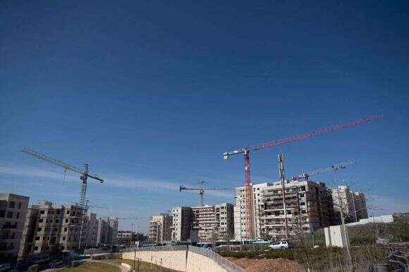 בנייה בירושלים. | EPA בנייה בירושלים. | EPA