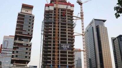 בניית מגדלים בבני ברק. | קוקו