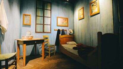 חדר שינה. תערוכת ואן גוך. | Ivanov Christine