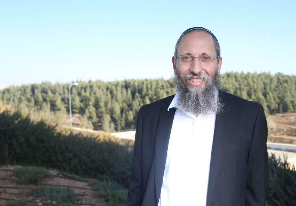 הרב יוסף צבי רימון. | מרים צחי