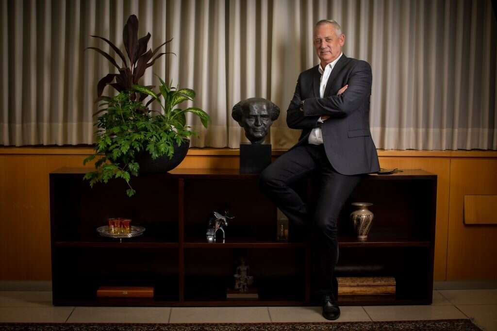 "לקח לי בערך דקה להיכנס למשרד". גנץ בלשכת שר הביטחון, השבוע. | אריק סולטן "לקח לי בערך דקה להיכנס למשרד". גנץ בלשכת שר הביטחון, השבוע. | אריק סולטן