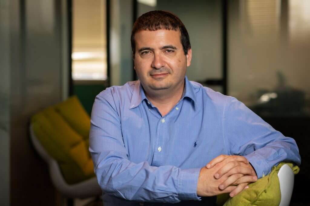 "העובדה שאני לא רופא מציקה לאמא שלי עד היום". ינאי. | אריק סולטן