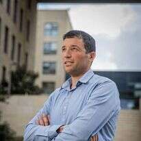 טלפונים בכל שעות היממה. אדלר, שלשום. | יונתן זינדל, פלאש 90