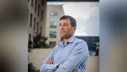 טלפונים בכל שעות היממה. אדלר, שלשום. | יונתן זינדל, פלאש 90