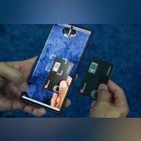 תשלום מהפלאפון. | AFP