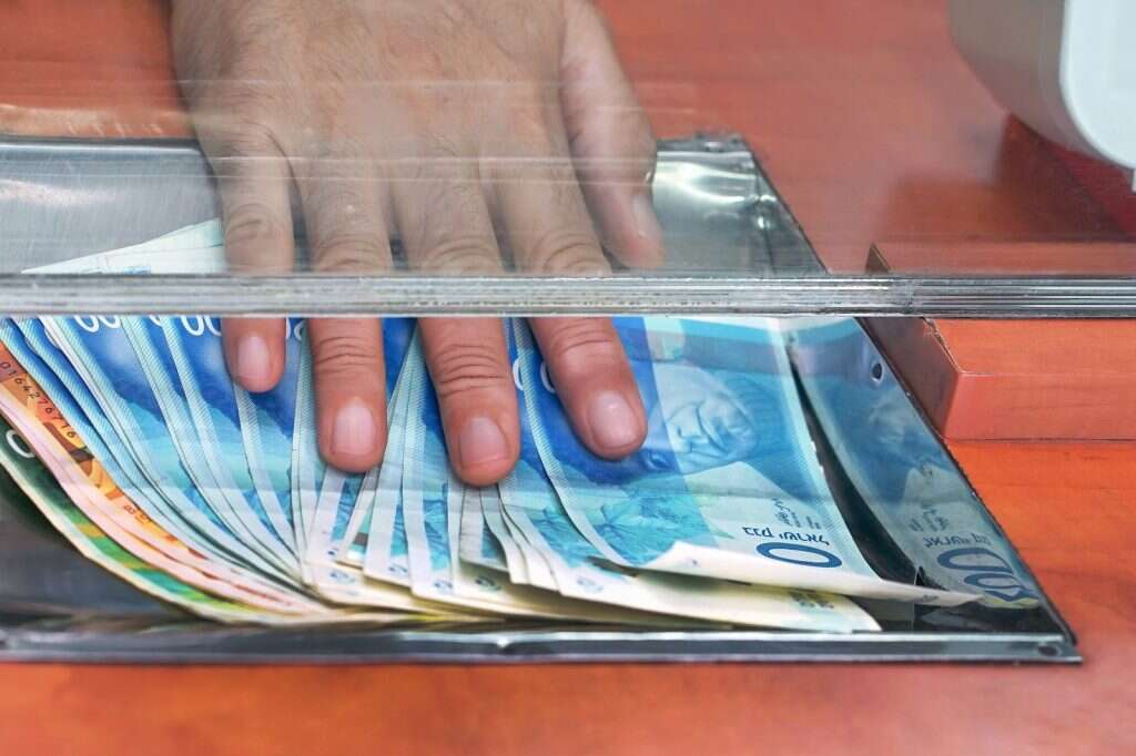 משיכת כסף | שאטרסטוק