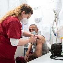 פועל מתחסן. | שריה דיאמנט