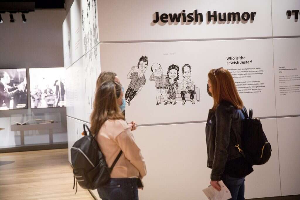 מרים אלסטר, פלאש 90