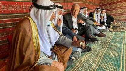 נתניהו בביקור ביישוב הבדואי תראבין בנגב, השבוע. מתוך הפייסבוק של ראש הממשלה נתניהו