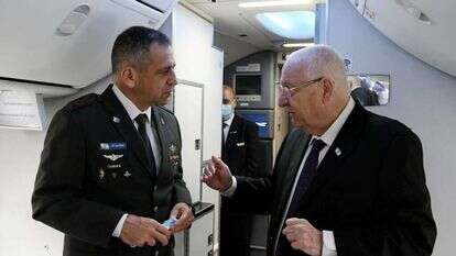 הנשיא רבלין והרמטכ"ל כוכבי לפני המראה לאירופה. | עמוס בן גרשום, לע"מ