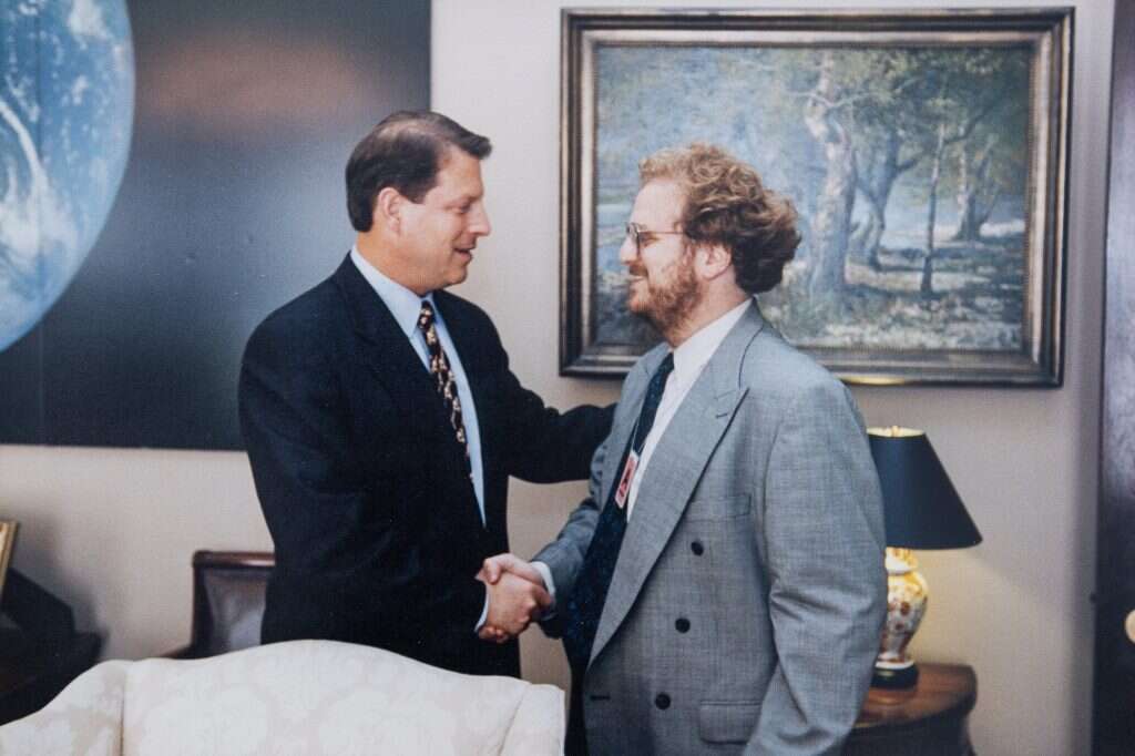 מירסקי עם אל גור כשהיה סגן נשיא ארה"ב, 1994. | באדיבות המצולם