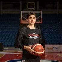 אדם אריאל. | יונתן זינדל, פלאש 90