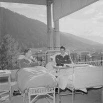 חולים בסנטוריום בדאבוס, 1947. | גטי אימג'ס חולים בסנטוריום בדאבוס, 1947. | גטי אימג'ס