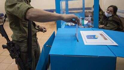 הצבעה מוקדמת בקלפיות צה"ל. | EPA
