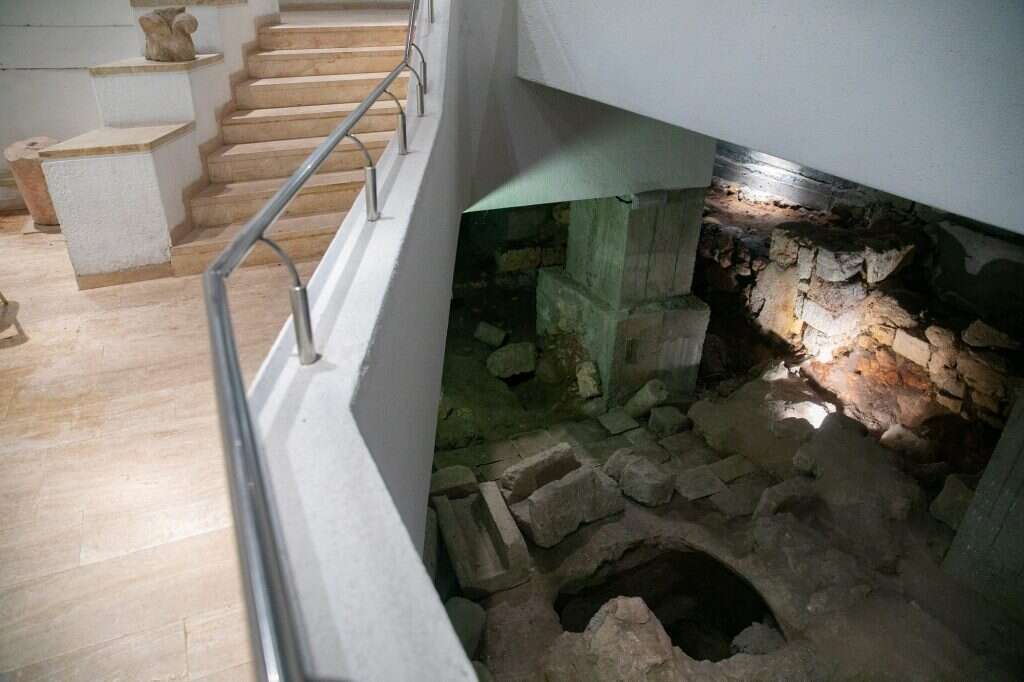 ירושלים של מטה מתחת לרצפה. בית זיבנברג בעיר העתיקה. | אוליבייה פיטוסי, פלאש 90 ירושלים של מטה מתחת לרצפה. בית זיבנברג בעיר העתיקה. | אוליבייה פיטוסי, פלאש 90