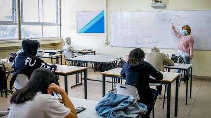 האוריינות במתמטיקה ירדה. למצולמים אין קשר לנאמר. | פלאש 90