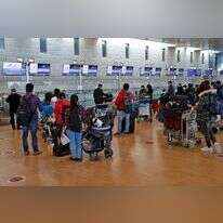 נוסעים בנמל התעופה בן-גוריון. | AFP