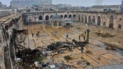 כל מרכזי הערים נהרסו. מסגד אומייה בחלב. | AFP