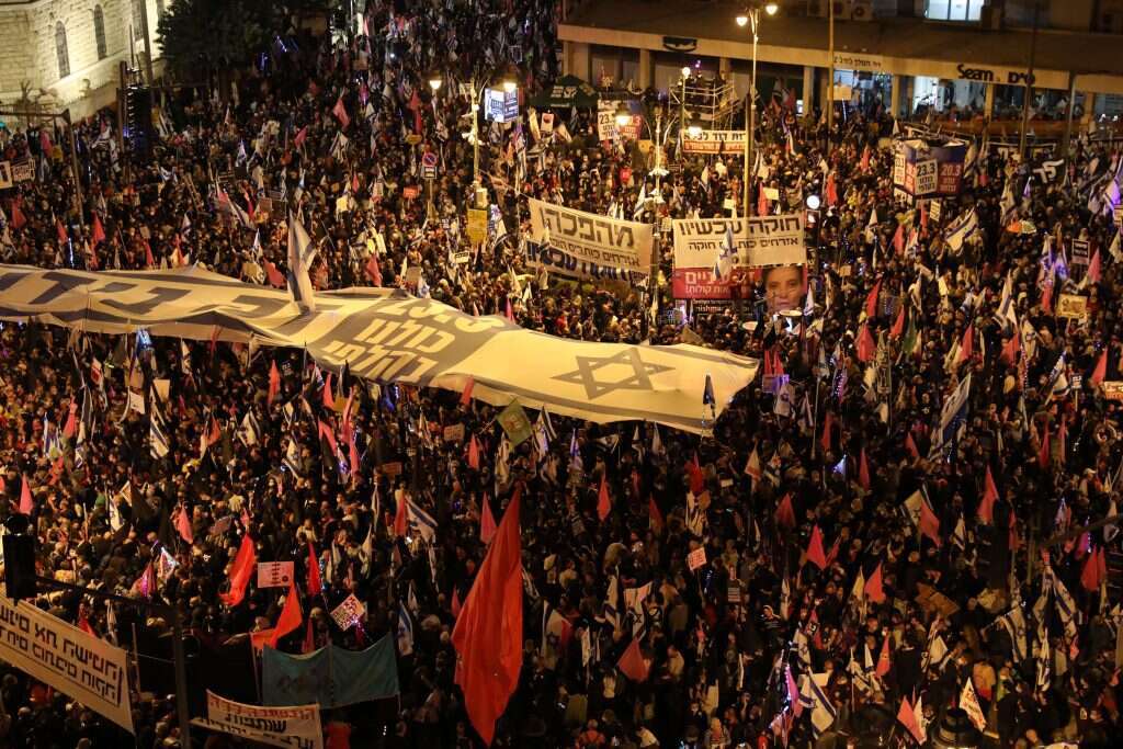 הפגנה מול בית ראש הממשלה בבלפור, מרץ 2021. | EPA