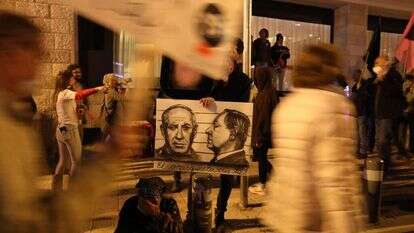 ההפגנה האחרונה לפני הבחירות. | EPA