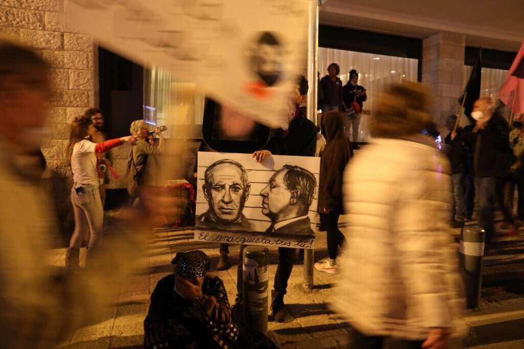 ההפגנה האחרונה לפני הבחירות. | EPA